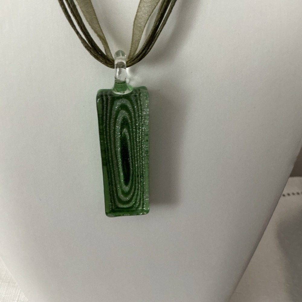 Green Artisan Glasswork Silver Tone Pendant Necklace